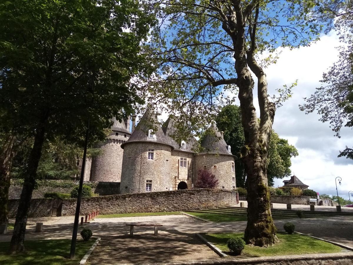 Le Grand Guillaume Maisonnette Independante Saint-Sornin-Lavolps 外观 照片